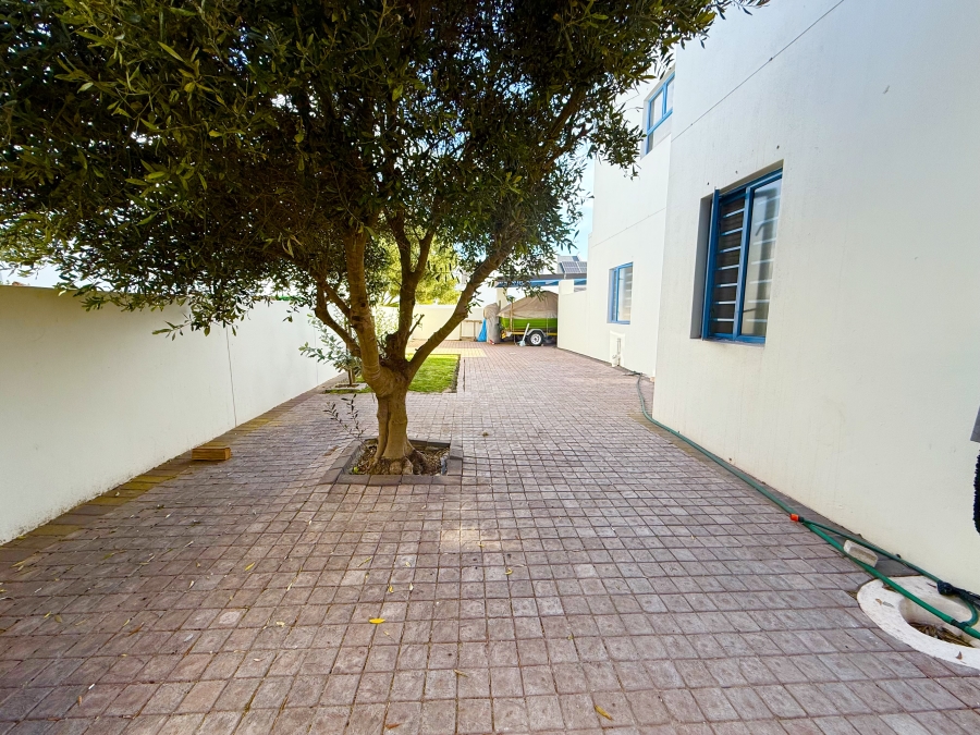 3 Bedroom Property for Sale in Blue Lagoon Western Cape